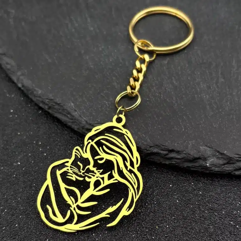 Porte-clés femme avec chat 1