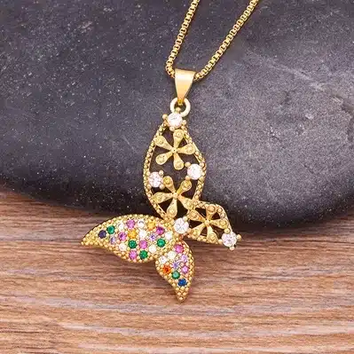 Collier femme papillon doré arc-en-ciel 1