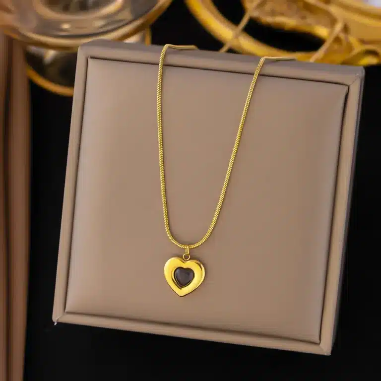 Collier femme pendentif coeur ajouré coloré 1