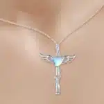 collier femme épée ailée coeur bleu 1