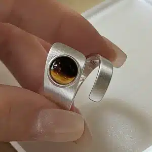 Bague femme géométrique oeil de tigre 1