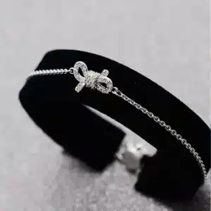 Bracelet fin pour femme avec noeud brillant 1