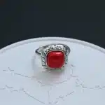 Bague femme pierre rouge carrée 1