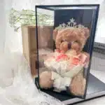 Ours en peluche avec bouquet de roses 3