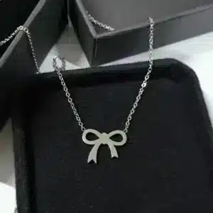 Collier noeud femme 1