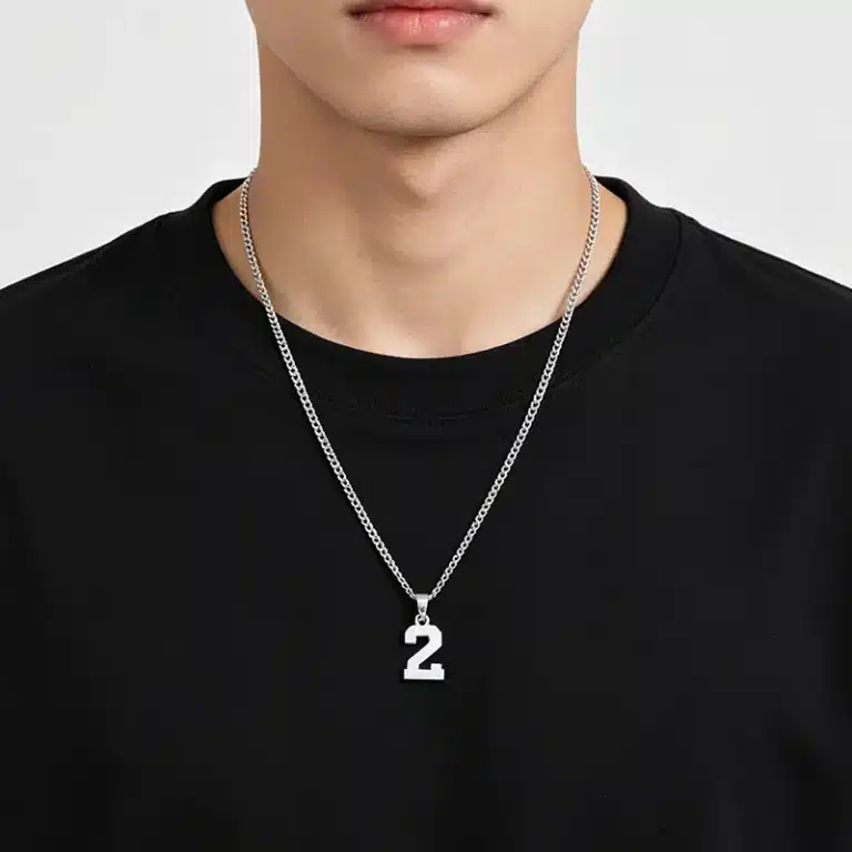 Collier homme numéro porte-bonheur 2