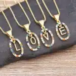 Collier femme lettre colorée 3