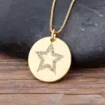Collier femme médaille avec étoile brillante 1