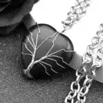 Collier femme coeur noir arbre de vie 1