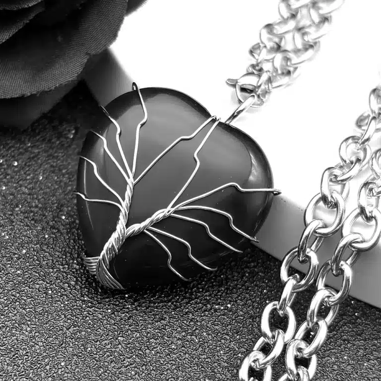 Collier femme coeur noir arbre de vie 1