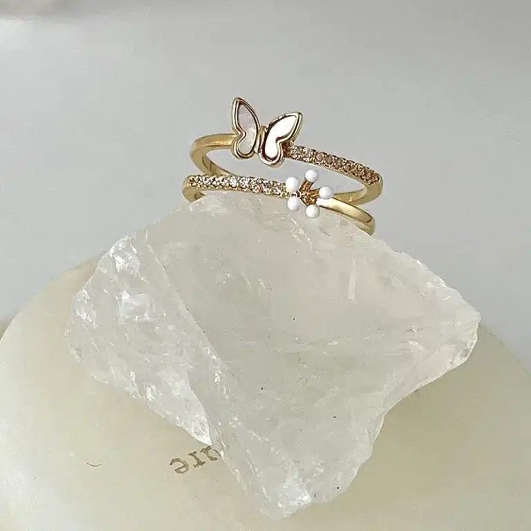 Bague papillon et fleur dorée perles blanches 1