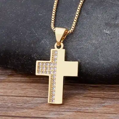Collier femme croix dorée brillante 1