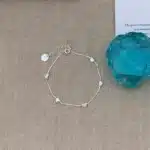 Bracelet femme minimaliste mini coeurs 1
