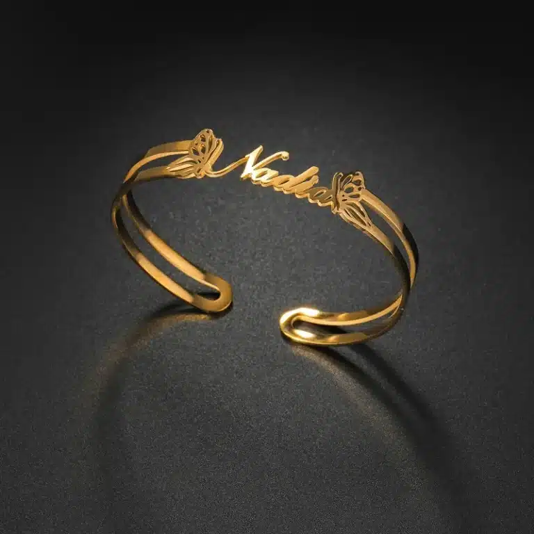Bracelet femme prénom doré papillons ajourés 1