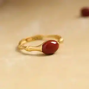 Bague femme bambou doré pierre rouge 1
