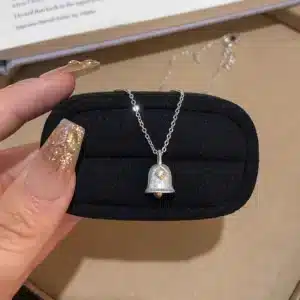 Collier femme clochette argentée 1