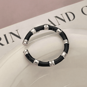 Bague femme jonc noir et argent