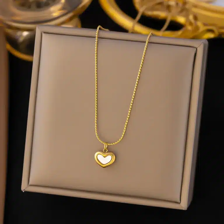 Collier femme pendentif coeur ajouré coloré 2