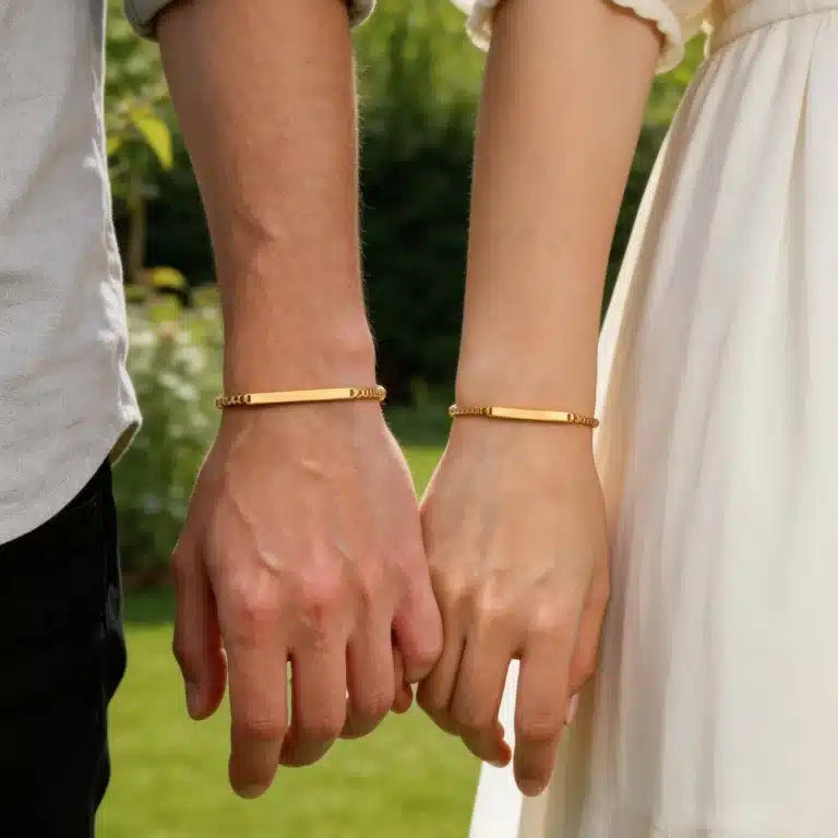 Gourmettes personnalisées dorées pour couple 1