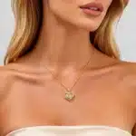 Collier femme pendentif coeur ajouré avec rose 2