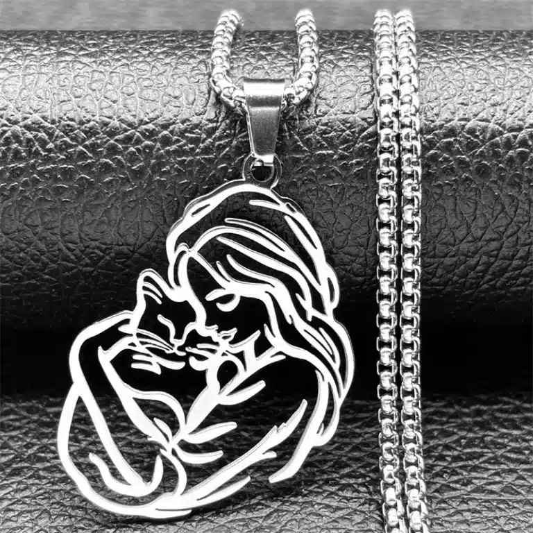Collier femme avec chat 1