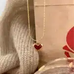 Collier femme doré coeur rouge 1