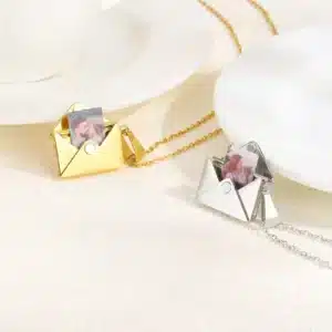Collier couple personnalisé enveloppe photo 3