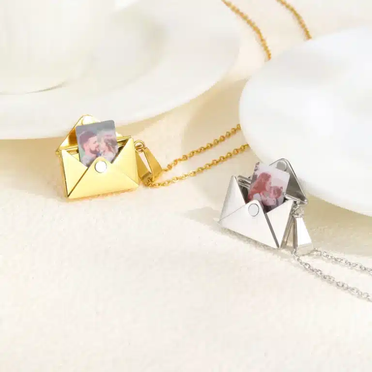 Collier couple personnalisé enveloppe photo 3
