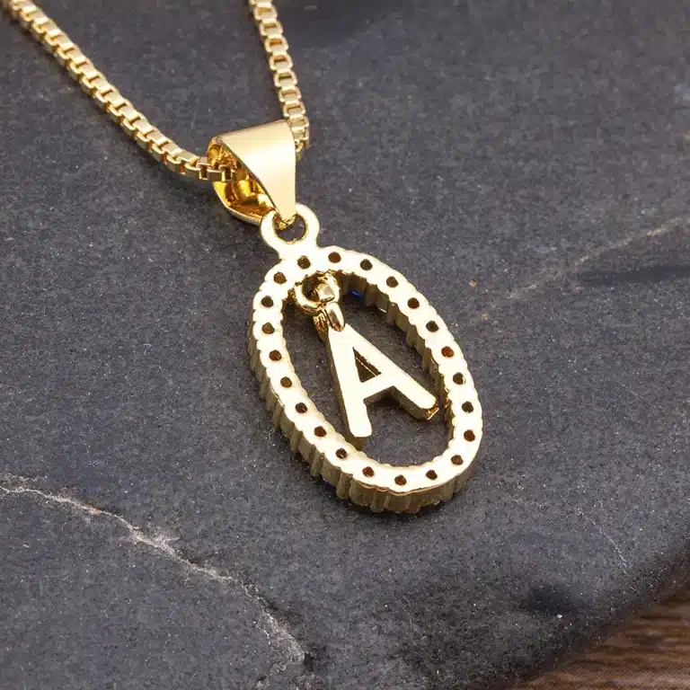 Collier femme lettre colorée 4