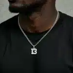 Collier homme numéro porte-bonheur 1