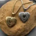 Collier femme médaillon coeur porte-photo ancien 1