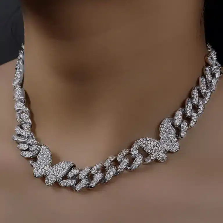 Collier femme grosse chaîne papillon brillant 1