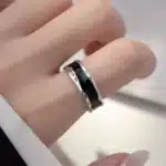 Bague femme bandeau bicolore noir argent 1
