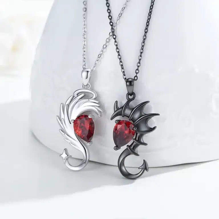 Collier couple ange démon noir et blanc 1