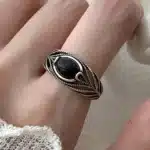 Bague femme épaisse pierre noire 1