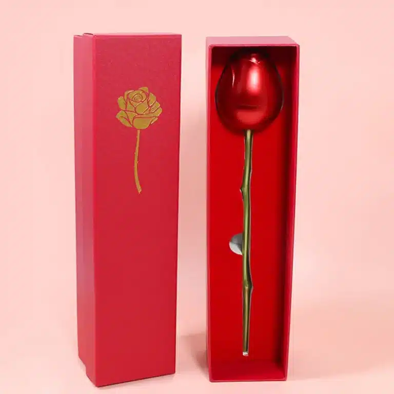 Rose éternelle avec boite à bijoux et collier projection je t'aime 5