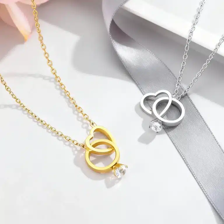 Collier femme coeur et anneau entrelacés 2