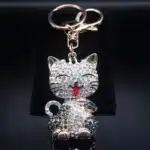 Porte-clés femme chat japonais brillant 1