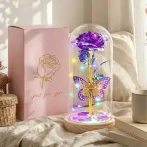 Rose éternelle sous cloche avec papillon 1