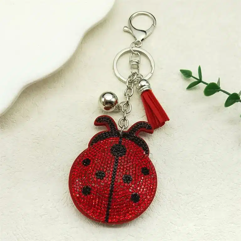 Porte-clés femme coccinelle brillante 1