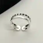 Bague femme chaine entrelacée argent et noir 1