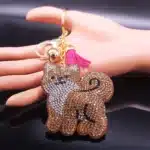 Porte-clés femme chien Akita 2