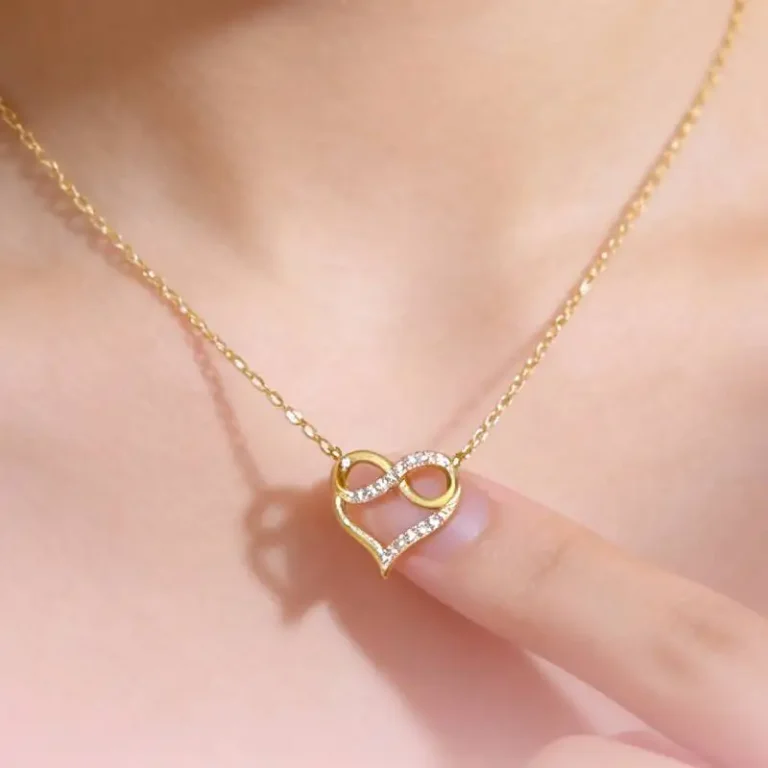 Collier femme pendentif coeur infini 1