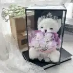 Ours en peluche avec bouquet de roses 2