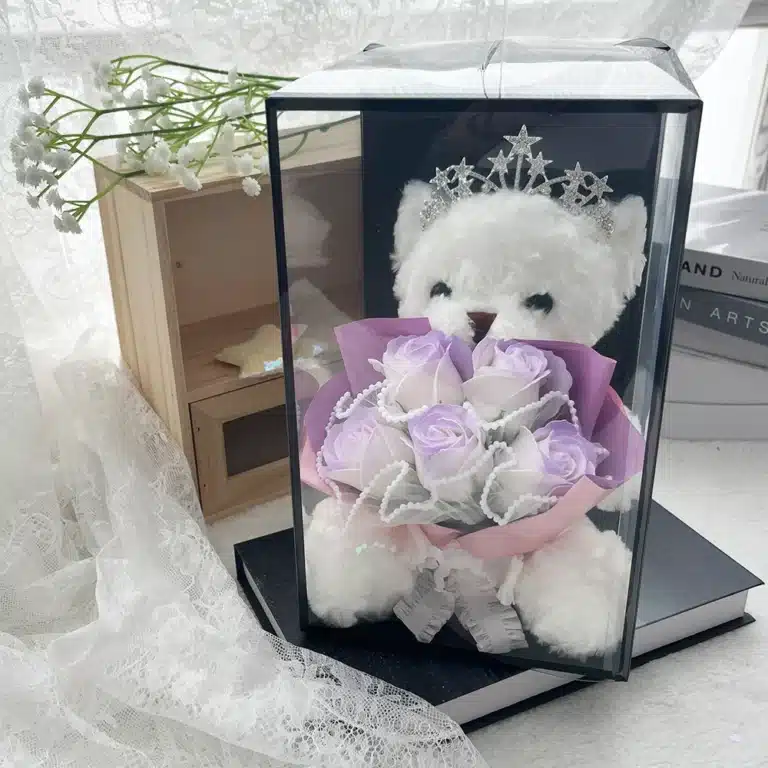 Ours en peluche avec bouquet de roses 2