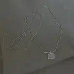 Collier femme pierre blanche ovale horizontale 1