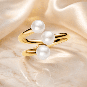 Bague femme dorée trois perles