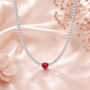 Collier femme ras de cou épais avec petit coeur