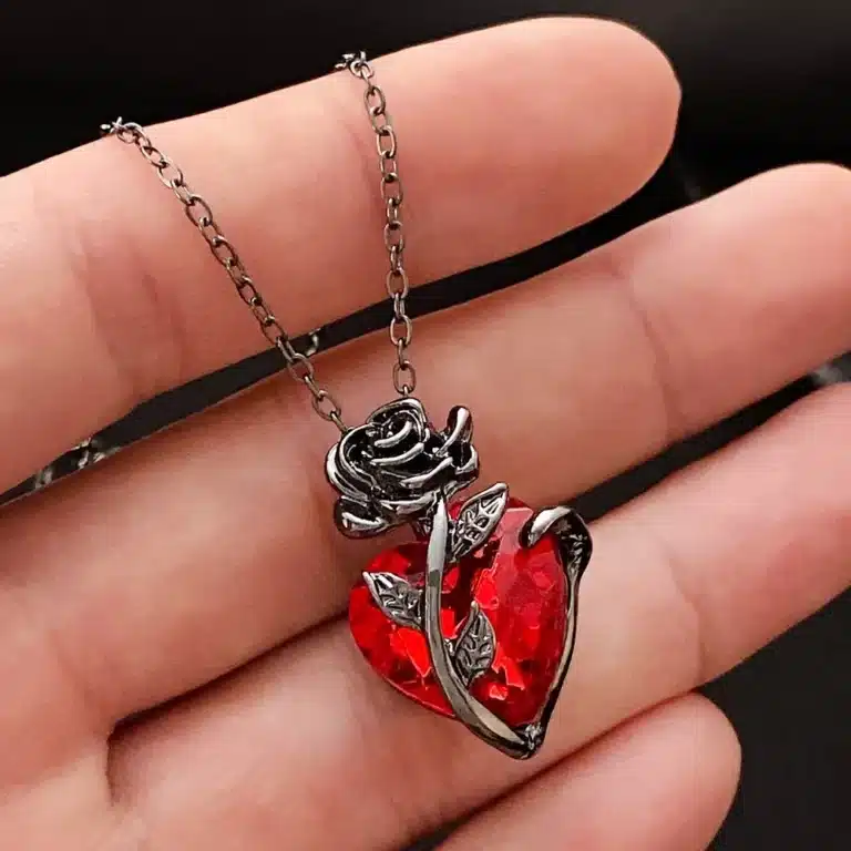 Collier femme gothique 3