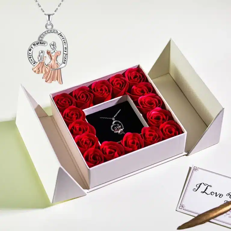 Coffret roses éternelles rouges avec collier coeur mère fille 1